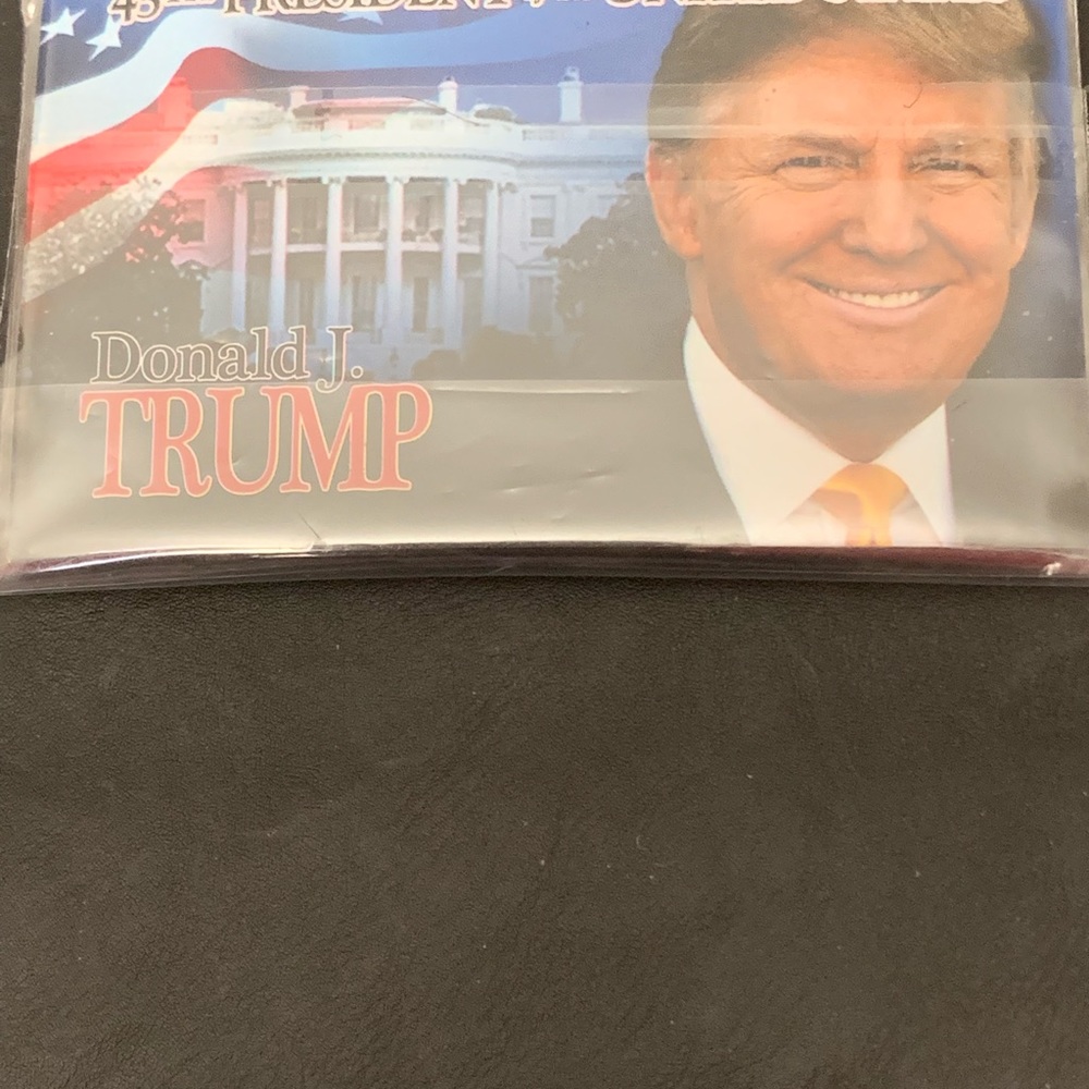 Trump Collectible Coin - Picture 2 of 4